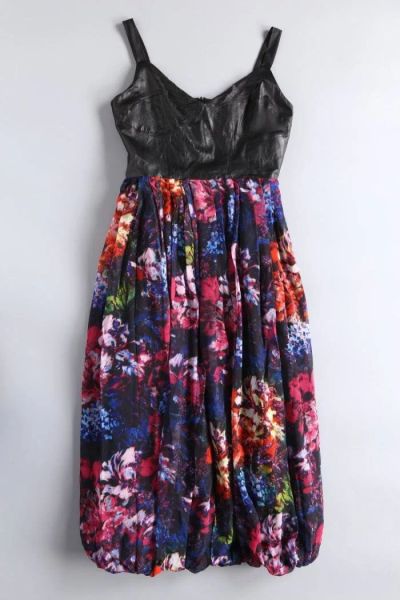 Лот: 9396979. Фото: 1. Шикарное платье DKNY 44/46 топ... Платья
