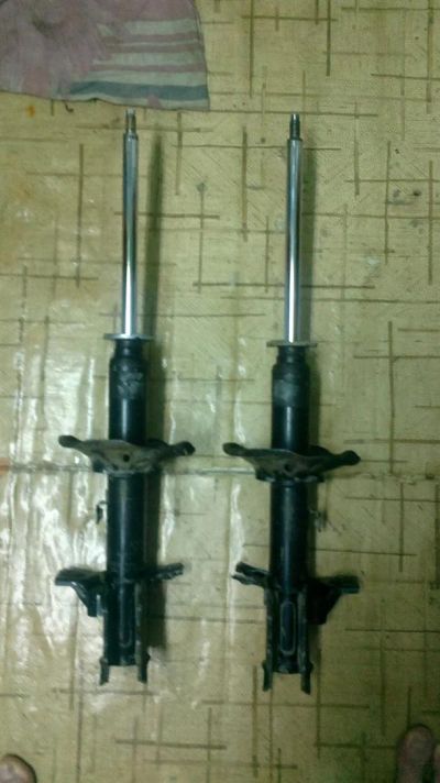 Лот: 3474955. Фото: 1. cтойки задние каяба nissan bluebird... Ходовая, подвеска, рулевое управление