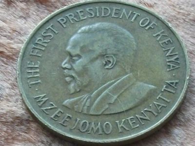 Лот: 10867382. Фото: 1. Монета 10 цент Кения 1977 портрет... Африка