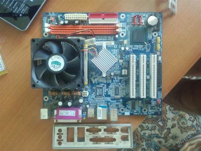Лот: 2644238. Фото: 1. MB Gigabyte GA-8I865GVME + CPU... Материнские платы