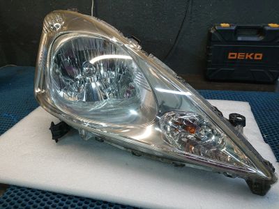 Лот: 25736349. Фото: 1. Фара правая Honda Fit Shuttle... Оптика и освещение