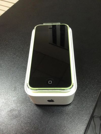 Лот: 3880799. Фото: 1. Apple iPhone 5C 16Gb Green. Смартфоны