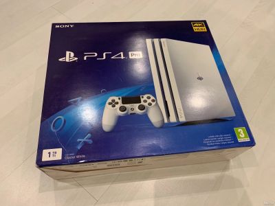 Лот: 17134709. Фото: 1. Sony PlayStation 4 Pro White 1TB... Игровые приставки, консоли