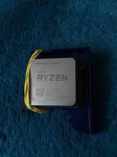 Лот: 25077951. Фото: 1. Продам процессор AMD Ryzen 5 3600X. Процессоры