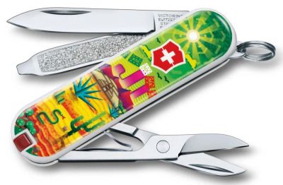 Лот: 15348980. Фото: 1. Нож-брелок Victorinox Classic... Ножи, топоры