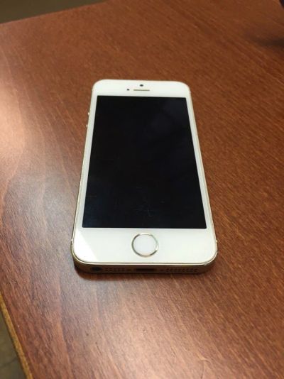Лот: 6687410. Фото: 1. iPhone 5s 16Gb Gold. Смартфоны