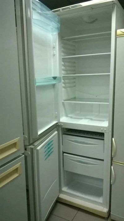 Лот: 6369135. Фото: 1. Холодильник Stinol RFC370A.008... Холодильники, морозильные камеры