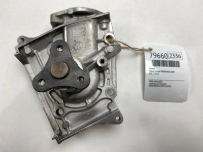 Лот: 21325425. Фото: 1. Помпа Mazda Demio 2001 B3C715010... Двигатель и элементы двигателя