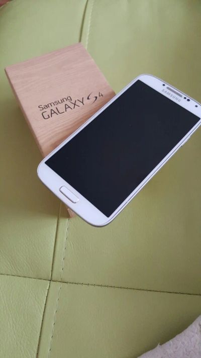 Лот: 6624780. Фото: 1. Samsung galaxy S4 gt-i9500 16gb... Смартфоны