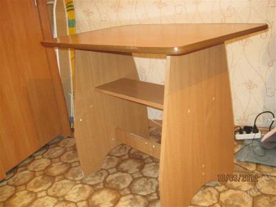 Лот: 2082405. Фото: 1. Стол кухонный + 4 табурета. Столы, стулья, обеденные группы