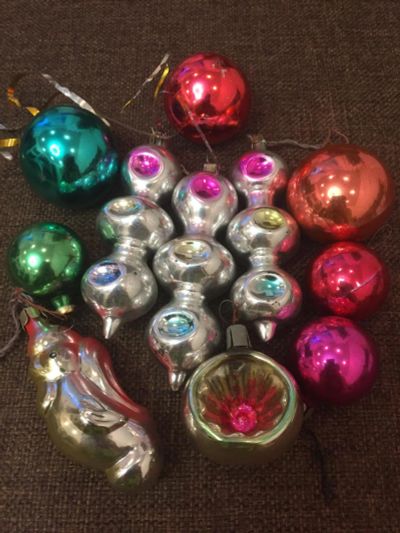 Лот: 8713765. Фото: 1. Стеклянные новогодние игрушки... Гирлянды, шарики, новогодние аксессуары