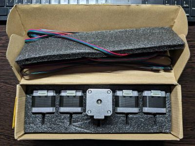 Лот: 21218603. Фото: 1. Шаговые двигатели NEMA 17 US-17HS4401. Электродвигатели, микромоторы