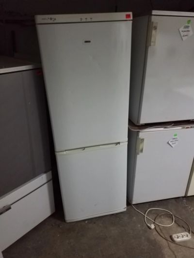 Лот: 12820282. Фото: 1. Холодильник занусси на гарантии... Холодильники, морозильные камеры