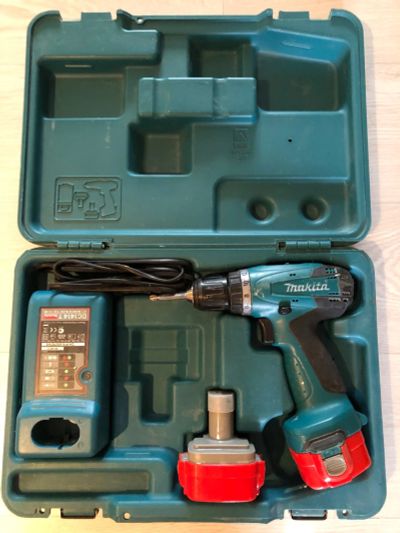 Лот: 15645781. Фото: 1. Makita 6271d. Электроинструмент