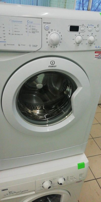 Лот: 15245125. Фото: 1. Стиральная машина Indesit IWUD4105. Стиральные машины