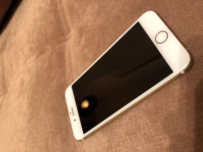 Лот: 12830153. Фото: 1. iPhone 6 gold. Смартфоны