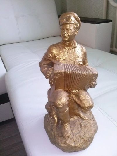 Лот: 9606882. Фото: 1. Скульптура Василий Теркин. Скульптуры