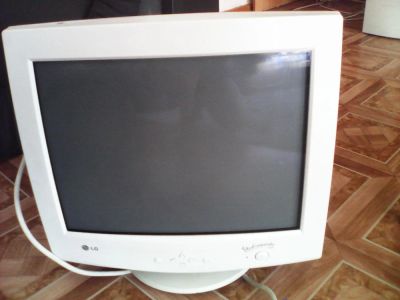 Лот: 7612413. Фото: 1. Монитор 16" LG. ЭЛТ-мониторы