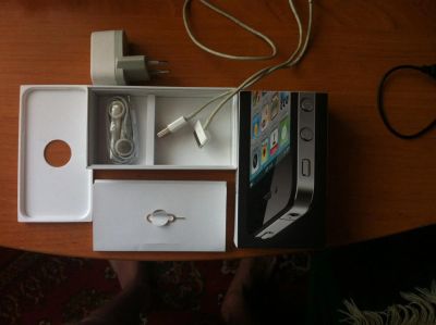 Лот: 3442596. Фото: 1. iPhone 4. Кнопочные мобильные телефоны