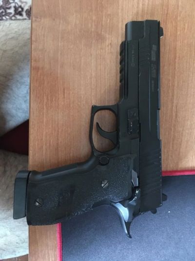 Лот: 9213243. Фото: 1. Cybergun P226. Пневматическое оружие