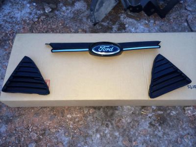 Лот: 5067715. Фото: 1. Ford focus 3 решетка. Кузов