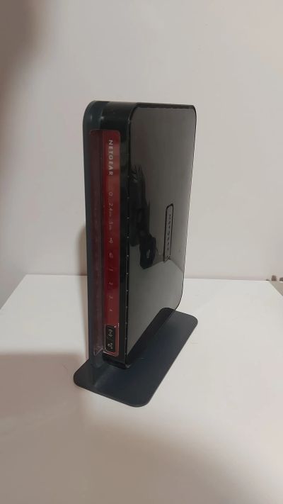 Лот: 25090901. Фото: 1. Роутер Netgear WNDR3800. Маршрутизаторы (роутеры)