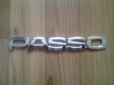 Лот: 10573432. Фото: 1. Эмблема багажника Toyota Passo. Кузов