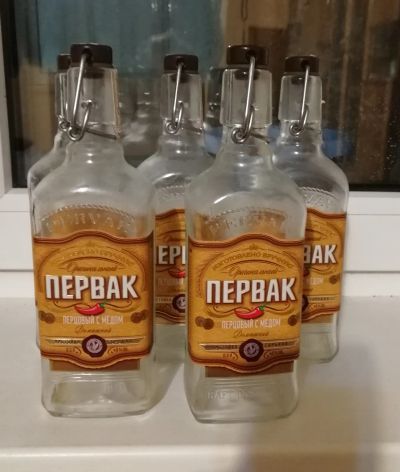Лот: 20027099. Фото: 1. Бутылка с бугельной пробкой. Бутылки, пробки, этикетки