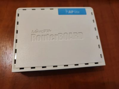 Лот: 21779915. Фото: 1. Mikrotik hAP lite classic (RB941-2nD... Маршрутизаторы (роутеры)