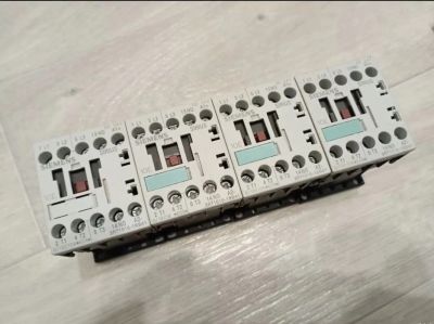 Лот: 25526116. Фото: 1. Контактор Siemens 3RT1015-1BB41. Магнитные пускатели, контакторы, реле