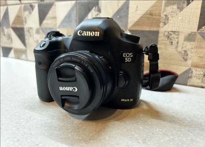Лот: 25191054. Фото: 1. Фотоаппарат Canon 5D Mark III. Цифровые зеркальные