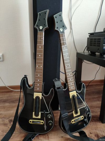 Лот: 14418404. Фото: 1. Guitar hero live ps4. Аксессуары для игровых приставок, консолей, геймпады