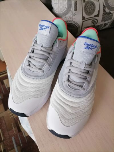 Лот: 21009734. Фото: 1. Кроссовки Reebok Liquifect 180... Кеды, кроссовки, слипоны