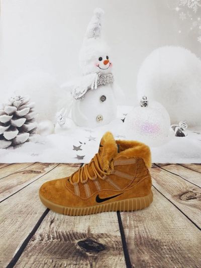 Лот: 10778520. Фото: 1. Кроссовки Nike water shield лот... Кеды, кроссовки, слипоны