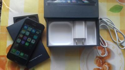 Лот: 9661691. Фото: 1. iPhone 5 black 32gb. Смартфоны