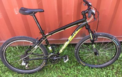 Лот: 20572703. Фото: 1. Specialized hardrock. Велосипеды