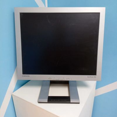 Лот: 22985158. Фото: 1. Монитор Samsung. ЖК-мониторы