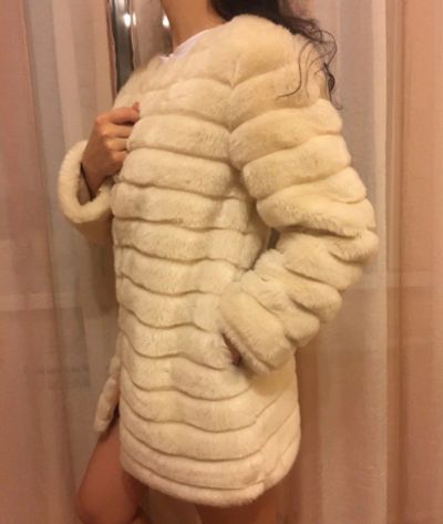 Лот: 10594343. Фото: 1. Шуба из искусственного меха. Верхняя одежда