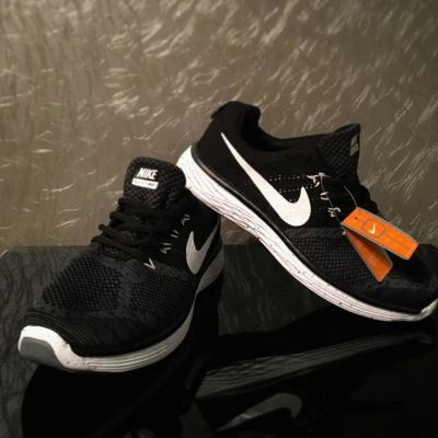 Лот: 10124142. Фото: 1. NIKE Flyknit Lunar 3. Кеды, кроссовки, слипоны