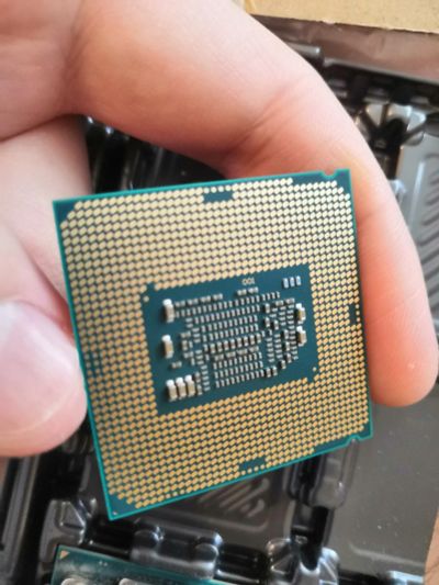 Лот: 15250671. Фото: 1. Процессор Intel core i3-8100 с... Процессоры
