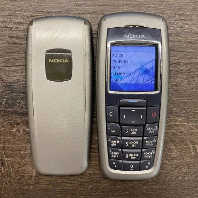 Лот: 19521649. Фото: 1. Сотовый телефон Nokia 2600 c чехлом... Кнопочные мобильные телефоны