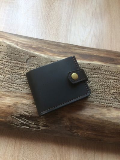 Лот: 14589512. Фото: 1. Bifold dark horse. Бумажники, кошельки, портмоне