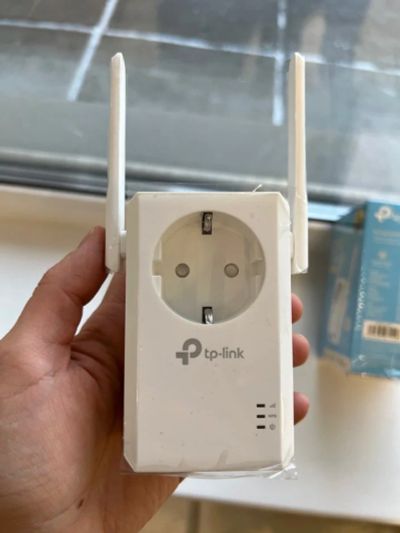 Лот: 18596403. Фото: 1. Репитер TP-link TL-WA860RE Wireless... WiFi, Bluetooth адаптеры