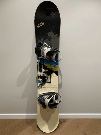 Лот: 16835217. Фото: 1. Сноуборд Rossignol 150 с креплениями. Сноуборды