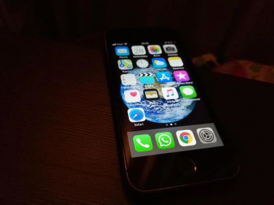 Лот: 11589498. Фото: 1. IPhone Se 32gb. Смартфоны