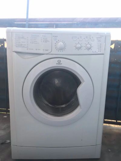 Лот: 14843347. Фото: 1. Стиральная машин indesit. Стиральные машины
