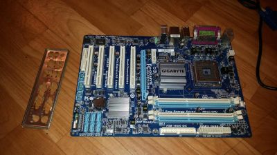 Лот: 6200417. Фото: 1. Материнская плата Gigabyte GA-P43T-ES3G... Материнские платы