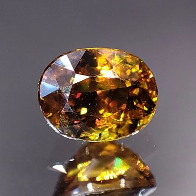 Лот: 21540398. Фото: 1. 2.84 ct. Сфен Титанит овал. Мадагаскар... Драгоценные и поделочные камни