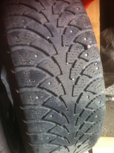 Лот: 6246763. Фото: 1. Nokian Hakka 195/65/15 шипы, комплект... Шины