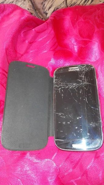 Лот: 2782535. Фото: 1. Samsung Galaxy S3 оригинальный. Кнопочные мобильные телефоны